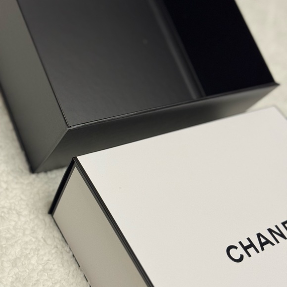 Genuine Chanel Box/Packaging - Picture 4 of 4